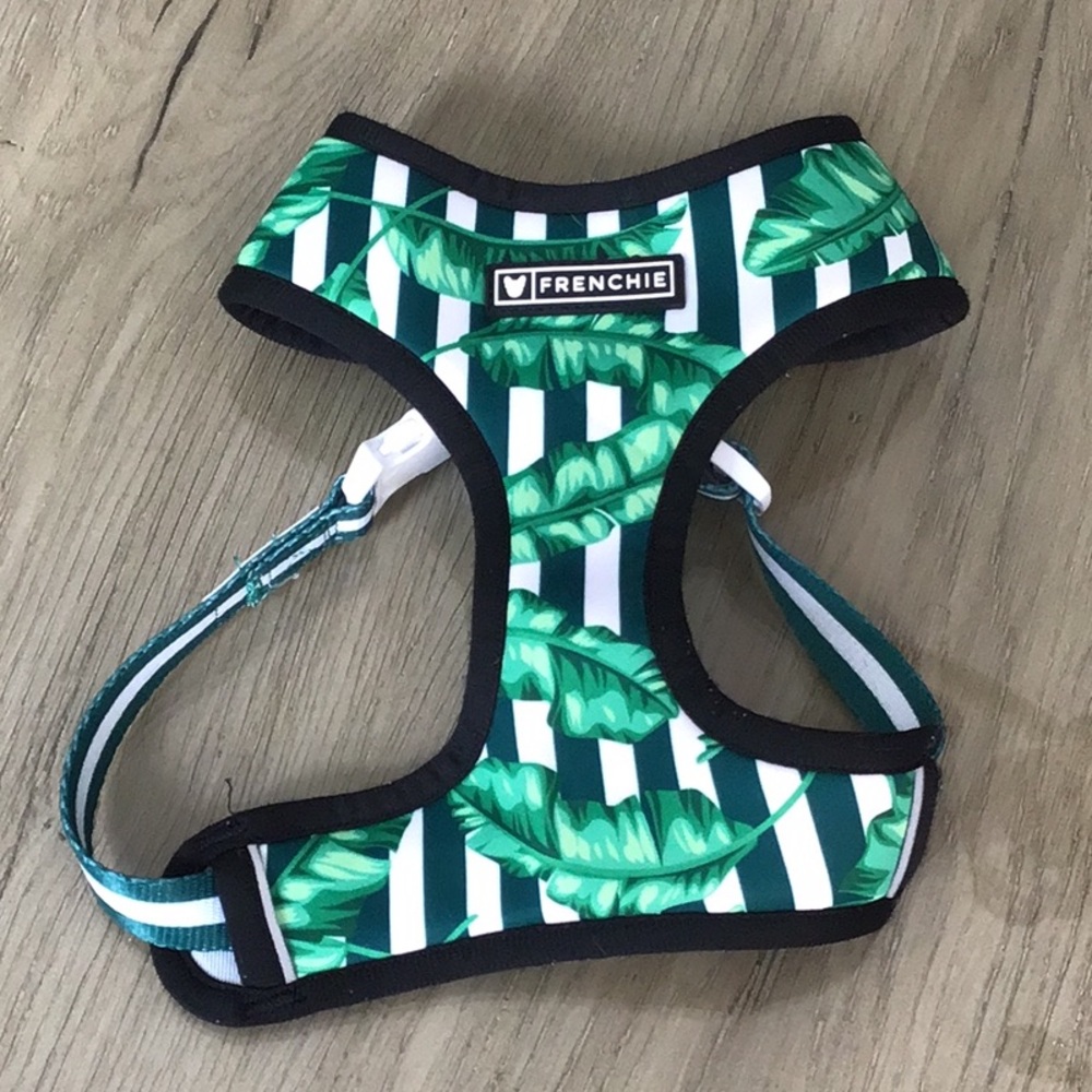 Frenchie Green Leaf Dog Harness size med